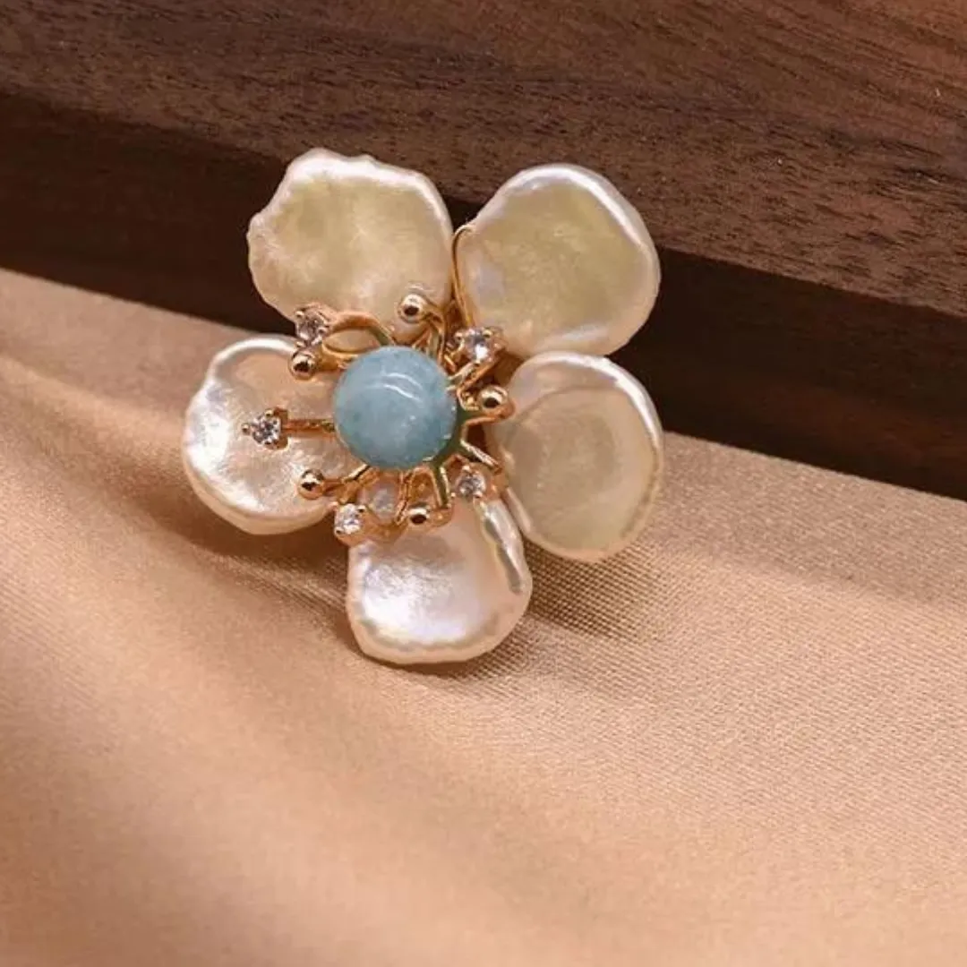 Chokore Natural Baroque Floral Brooch (Blue)