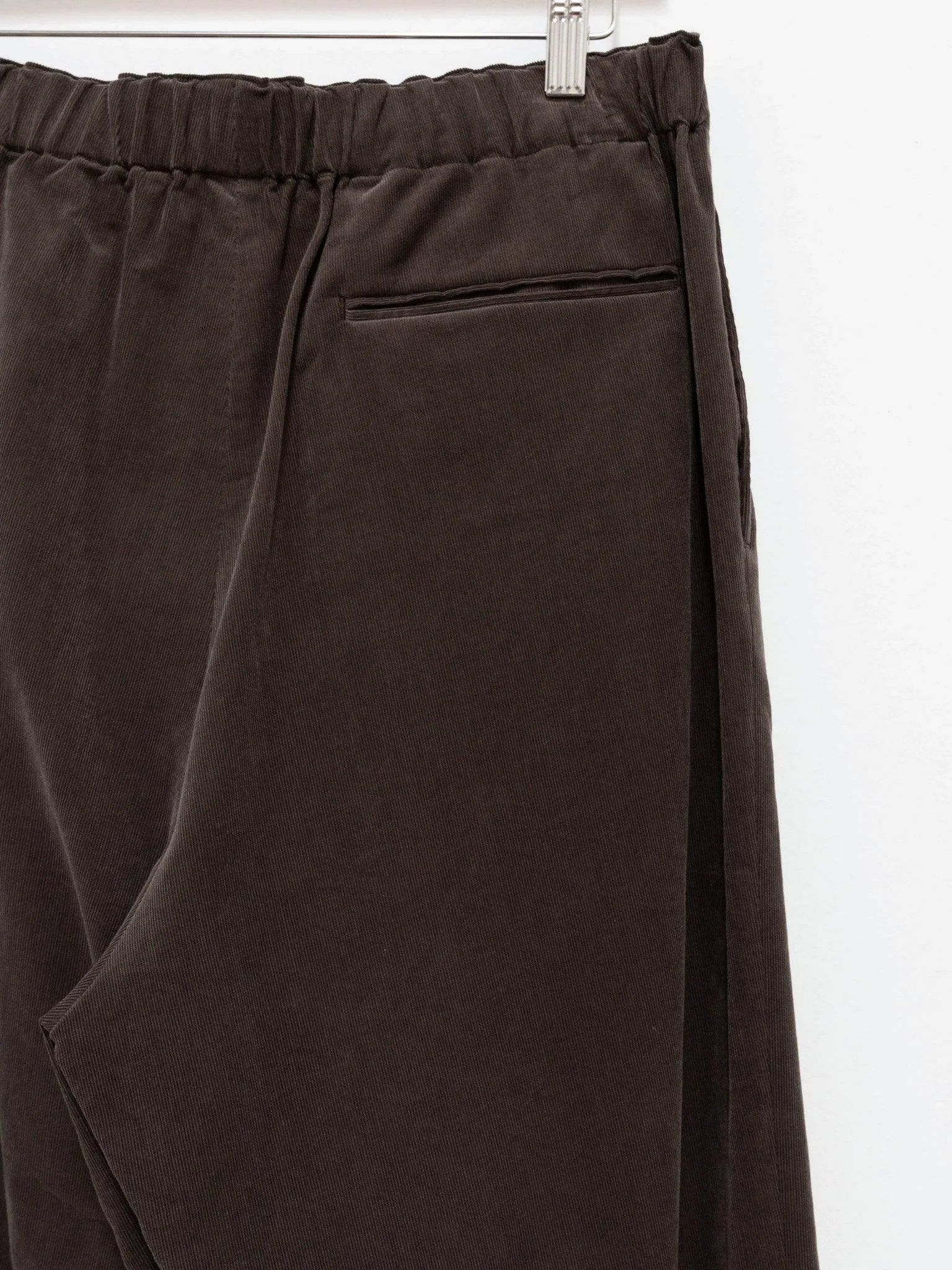 Finx Light Corduroy Easy Slacks - Dark Brown