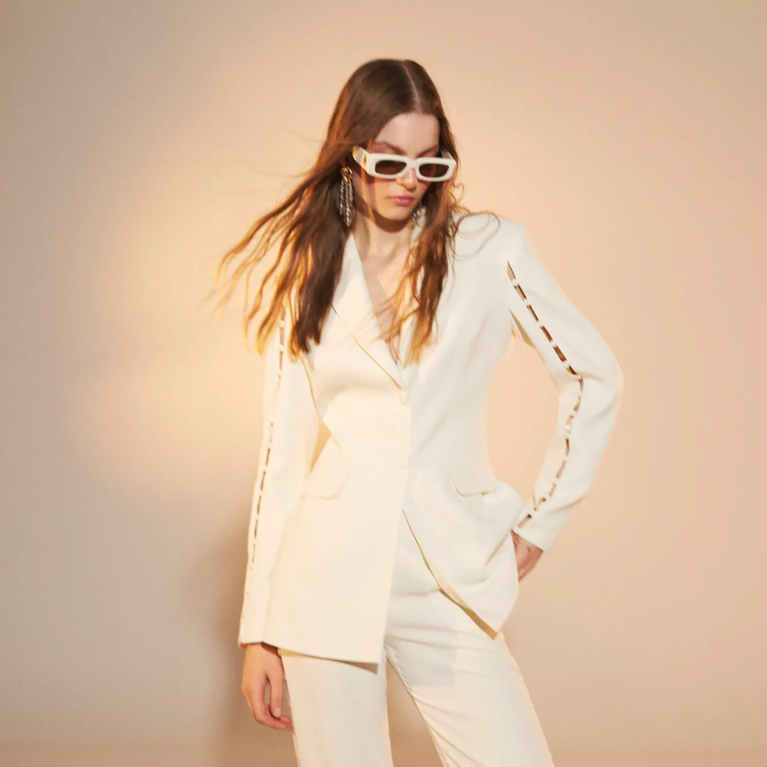 Marylebone Fitted Crepe Blazer in Vanilla Ice