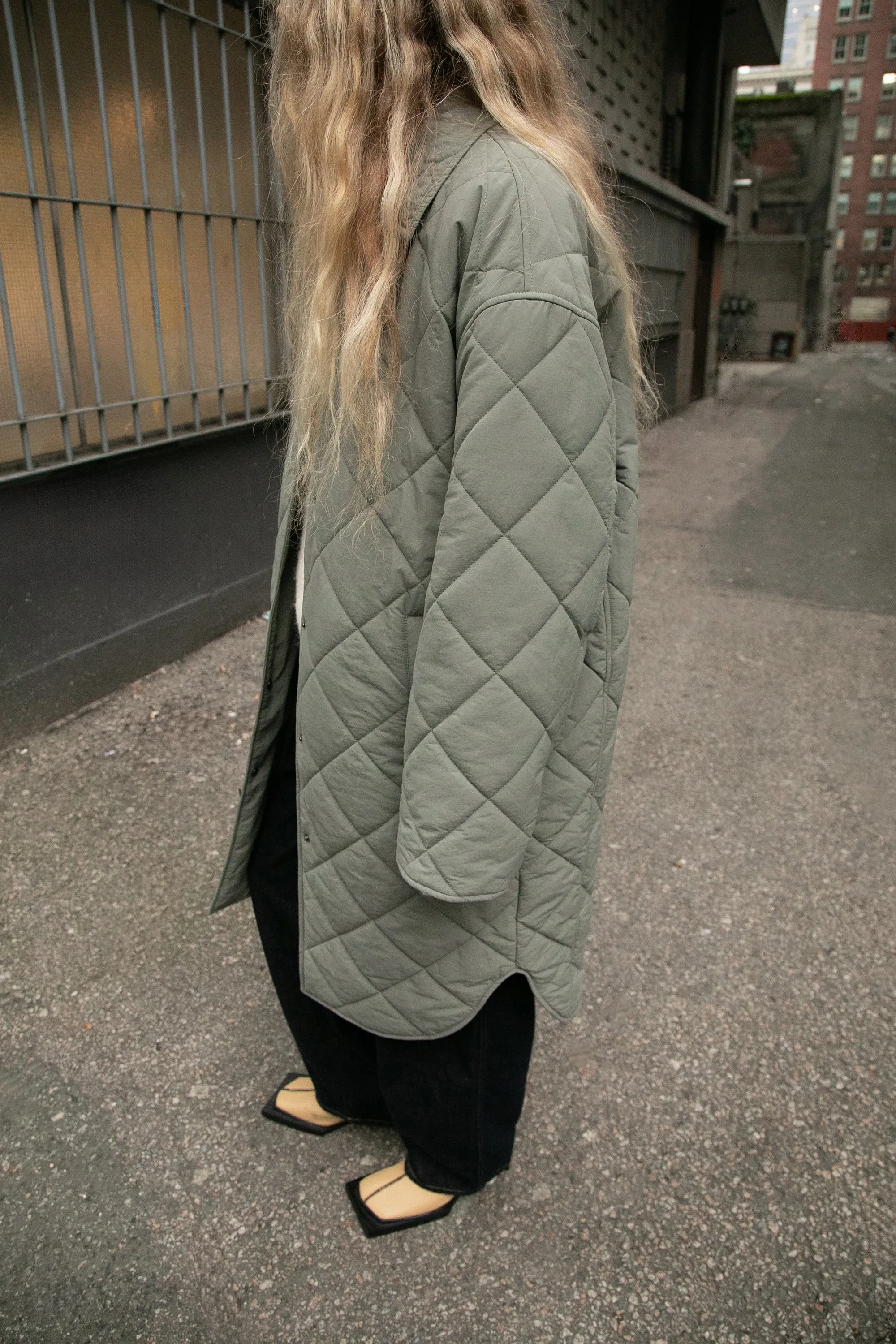 QUILTED PUFFER MIDI SHACKET