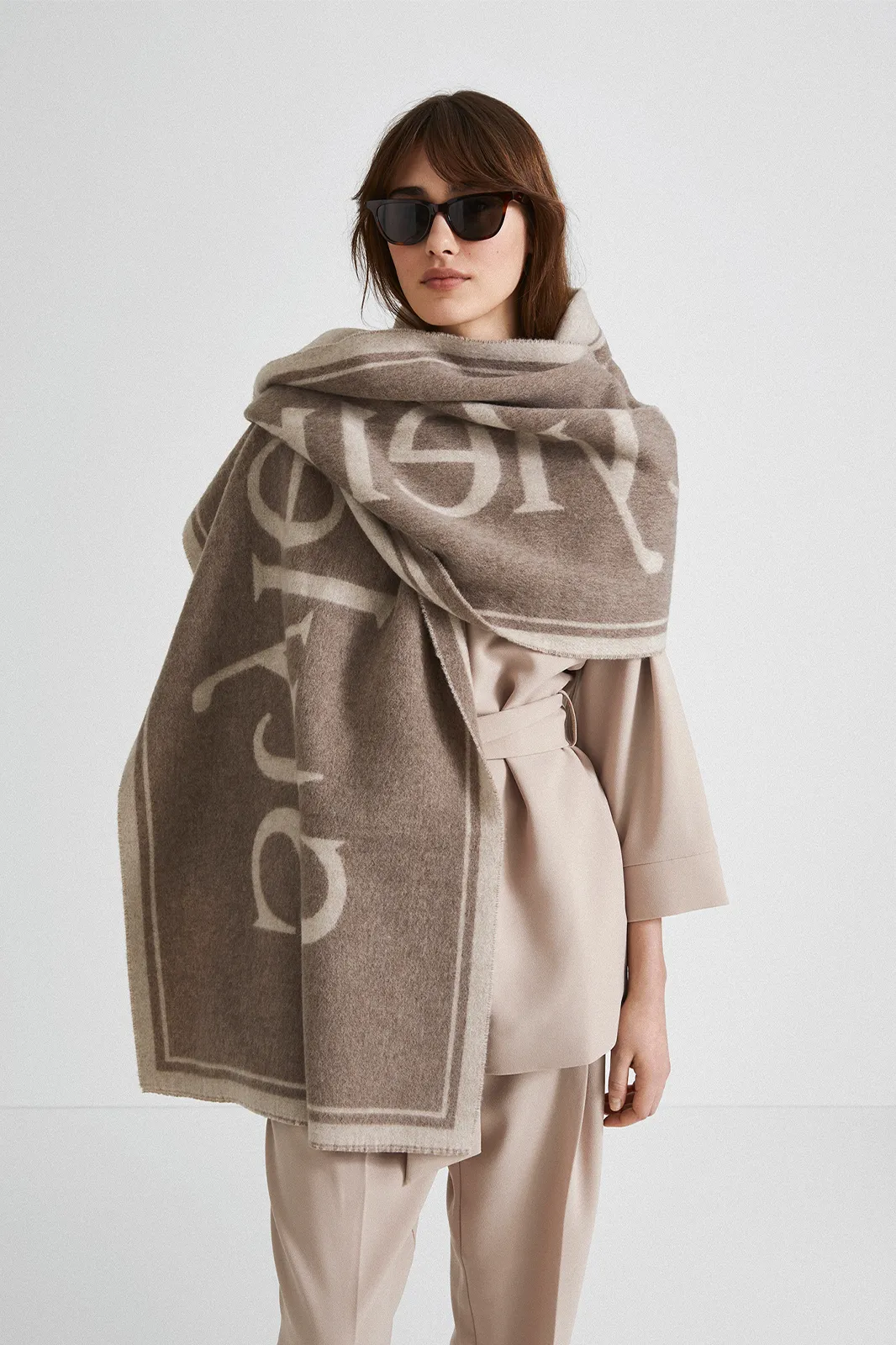 WIDE SIGNATURE SCARF - THALIA BEIGE